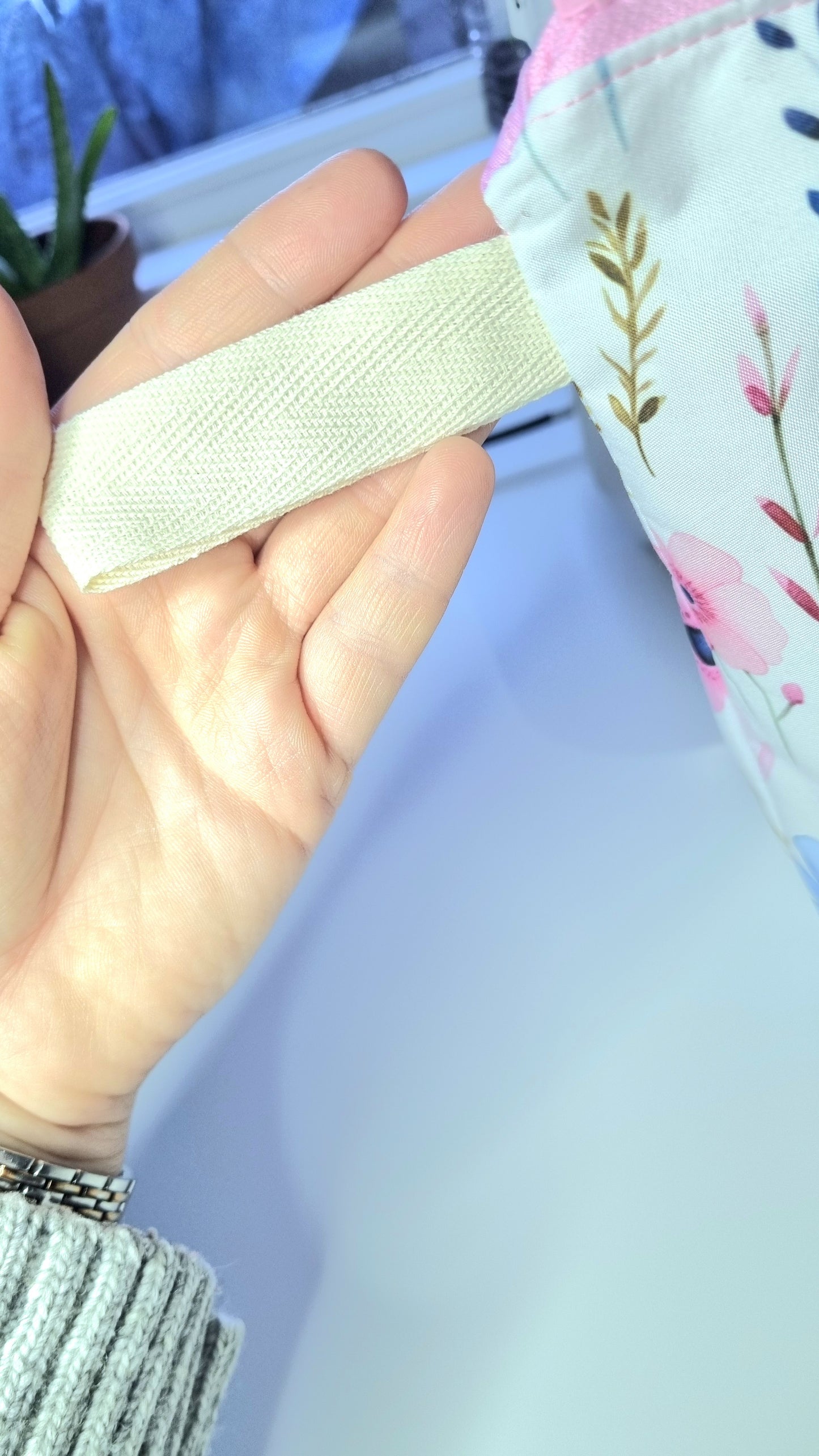 Flora cosmetic/wash bag