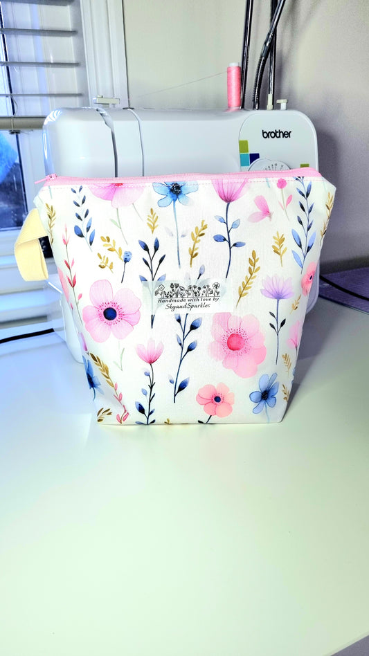 Flora cosmetic/wash bag